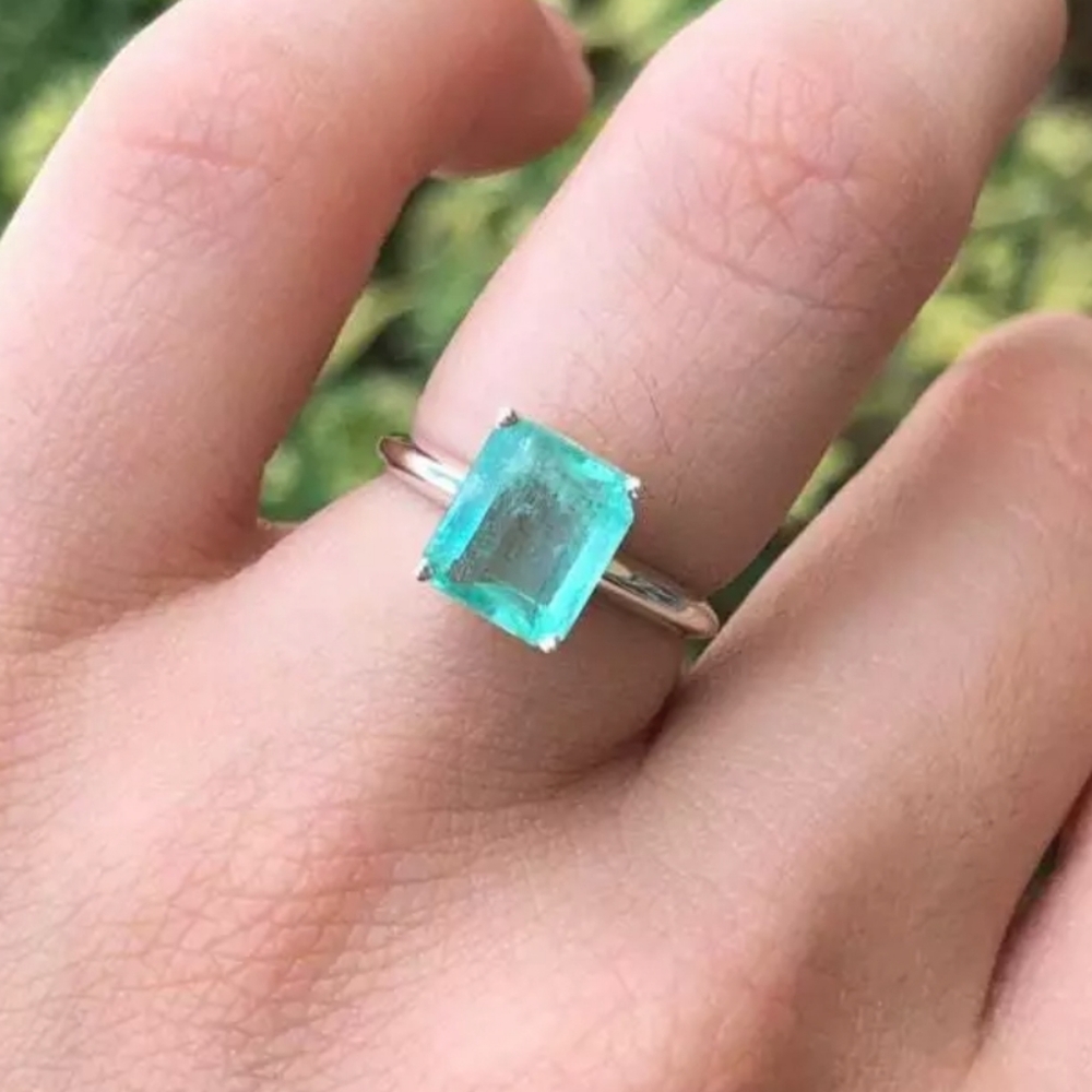 Flash sale! 2.8ct Colombian Emerald ring